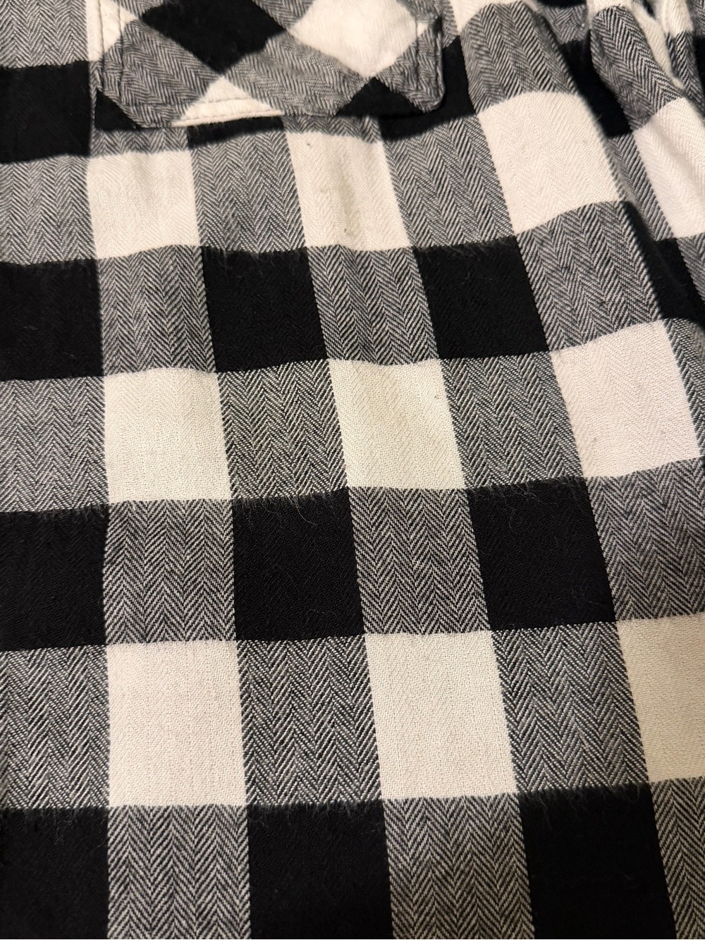 Hester & Orchard Women’s Black and White Buffalo Plaid Flannel Button-Up Shirt - Picture 7 of 7